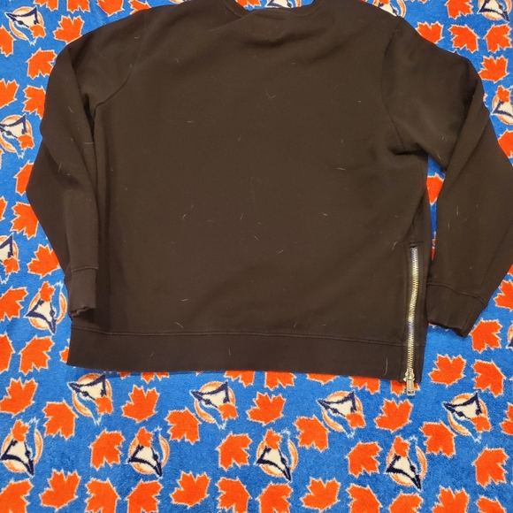 Guess Crewneck Sweater - Picture 2 of 2